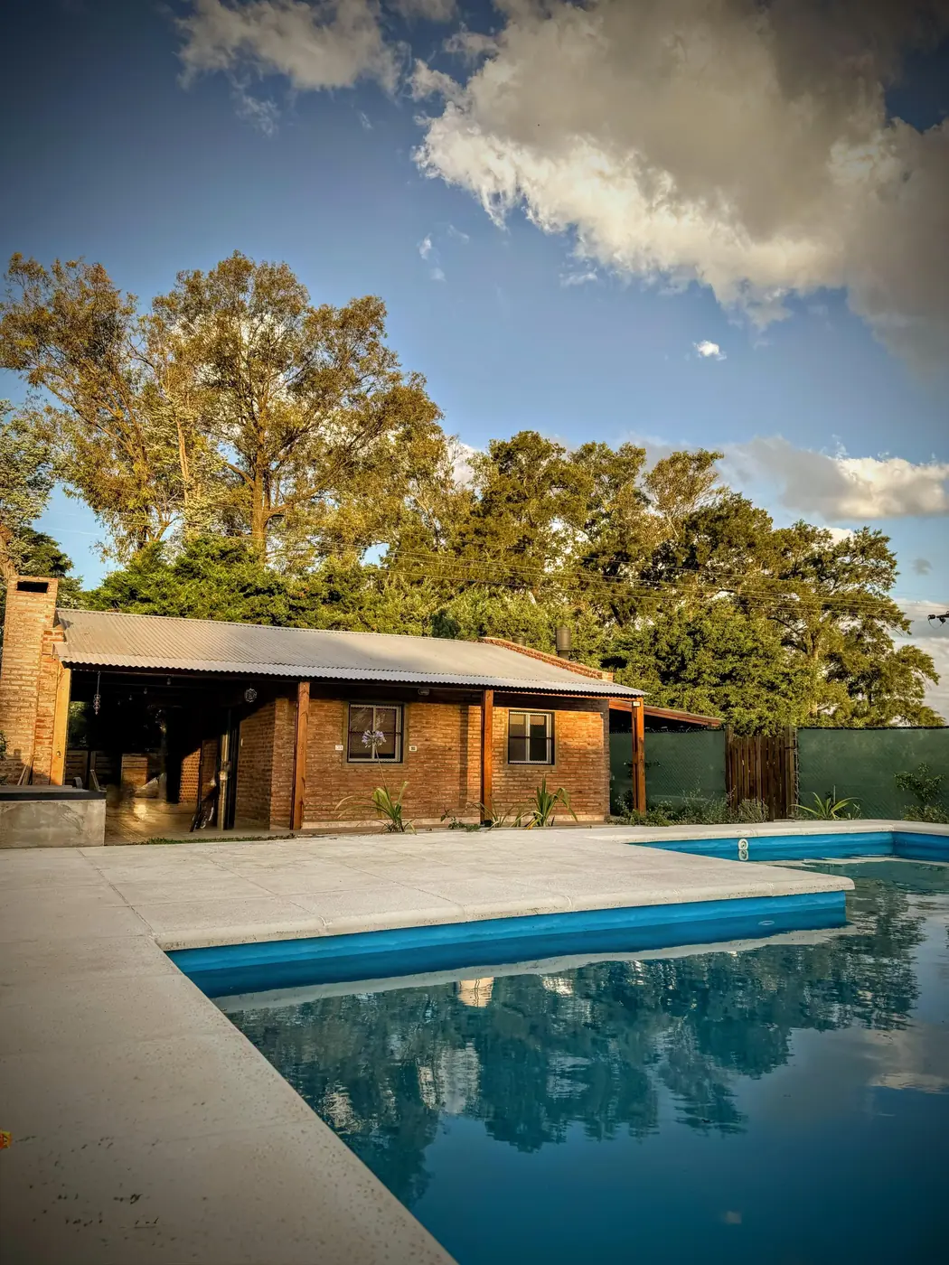 Pileta y casa privada