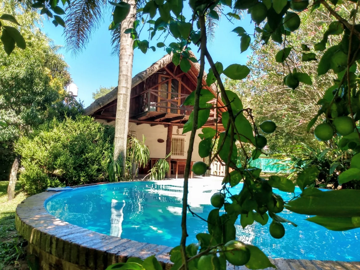 Cada cabaña tiene su piscina exclusiva: agua pura para ustedes